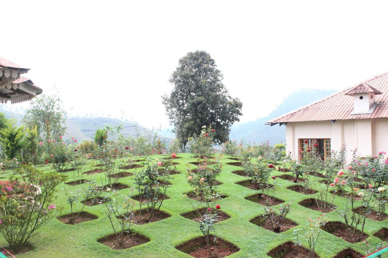 Tea County Hotel Munnar Buitenkant foto